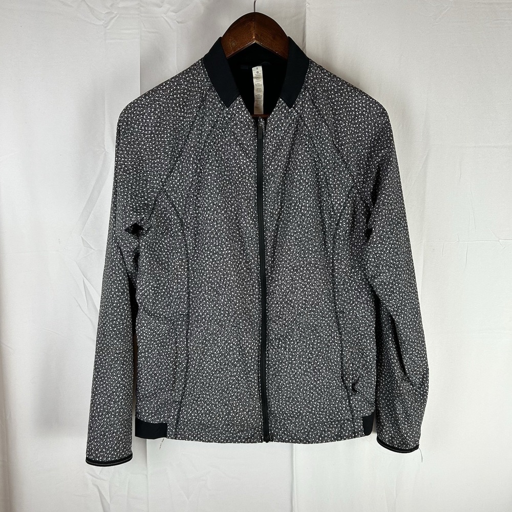 Lululemon Hit It Jacket Women Sz 8 Frozen Fizz White Black Swift Ultra Full Zip‎